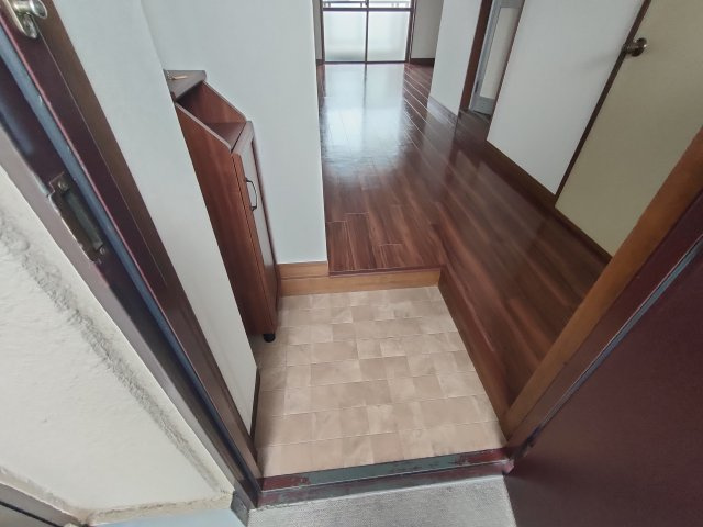 シティライフサトーの玄関