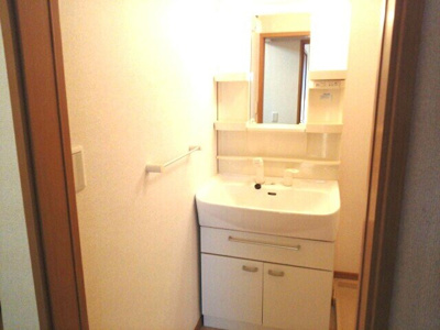 【洗面所】 | メリディオ日向館 | 広い洗面スペース