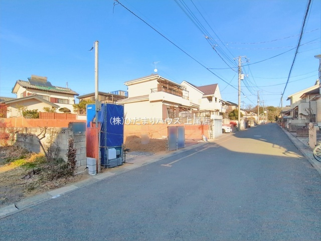 西区中釘　新築平屋戸建　ブルーミングガーデン01の前面道路含む現地写真