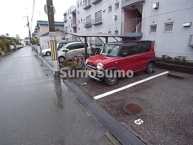 青葉ハイツの駐車場|駐車場完備です