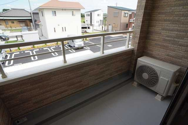 パッシィオーネ　Ｑのバルコニー|外からの目が気にならないバルコニーで洗濯物が干せます