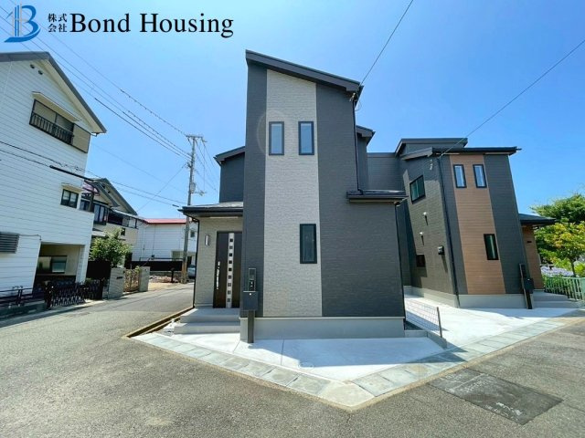 パントリーあり収納豊富　南別府4丁目　新築2区画　B号棟の前面道路含む現地写真
