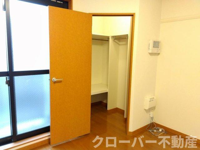 レオパレスあいれすと田村の収納