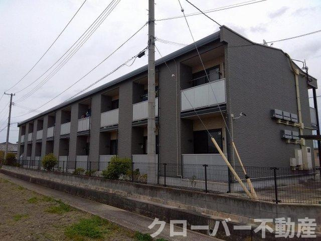 レオパレスあいれすと田村の外観