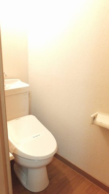 【トイレ】 | レオパレス陽光邸 | 温水洗浄便座設置済み