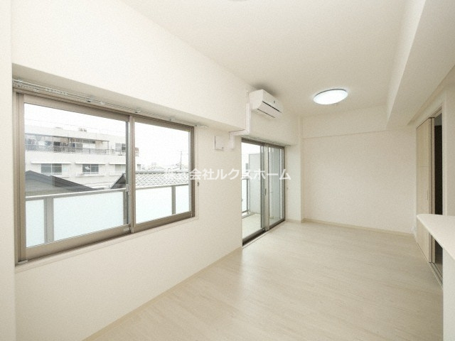 イニシオ山水の居間・リビング|ゆったりとした居間です