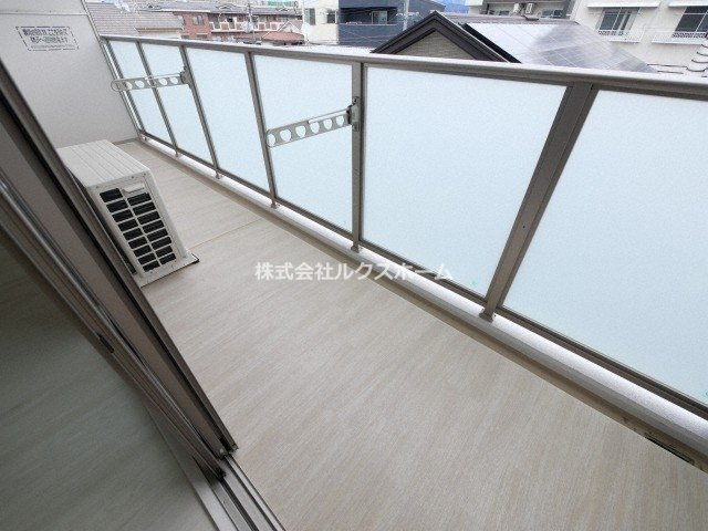 イニシオ山水のバルコニー|バルコニーからの眺めを楽しみながら食事をしませんか