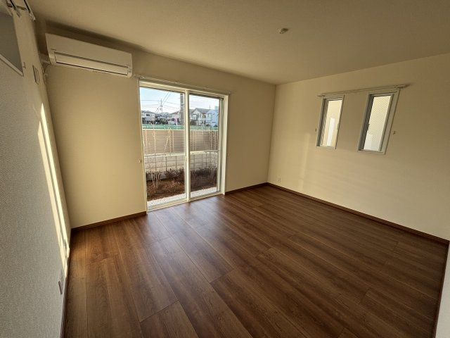 大泉学園町７丁目戸建賃貸住宅の居間・リビング