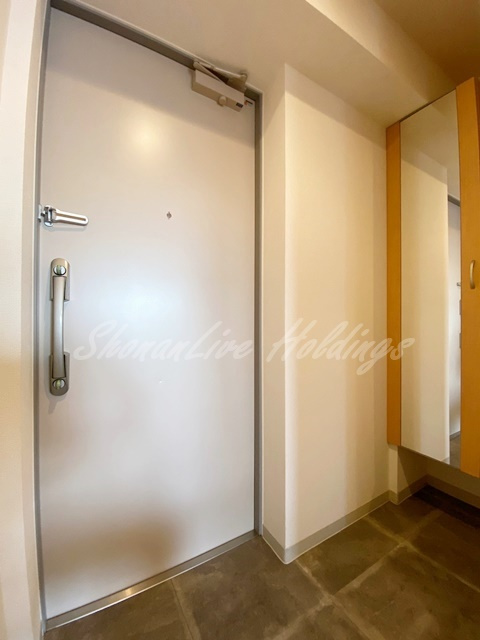 藤沢市湘南台１丁目の賃貸マンションの玄関|お履き物が多い方にもおすすめ♪