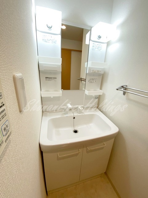 藤沢市湘南台１丁目の賃貸マンションの洗面所|明るい洗面所です