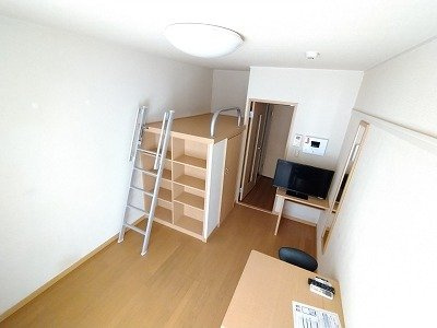 【居間・リビング】 | レオパレスメモラブルⅠ | ２階以上は絨毯仕様です。