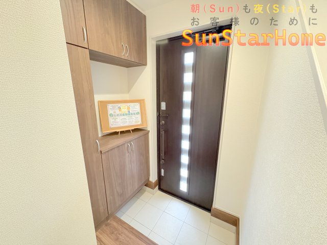 【サンスターホーム】あきる野市野辺　ファミリー向け新築戸建の玄関