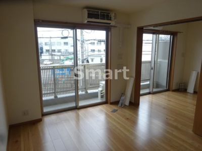 【居間・リビング】 | カーサ・エストレーラ | ゆったりとした広々リビング