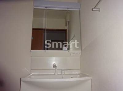 【独立洗面台】 | カーサ・エストレーラ | 独立洗面台付きで朝の身支度もスムーズです