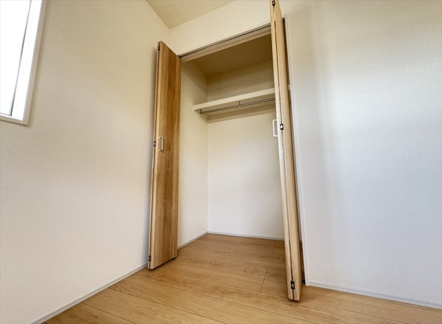 【収納】 | 志木市上宗岡3丁目　新築一戸建住宅　全1棟　(志木本店) | ハンガーパイプ付のクローゼット