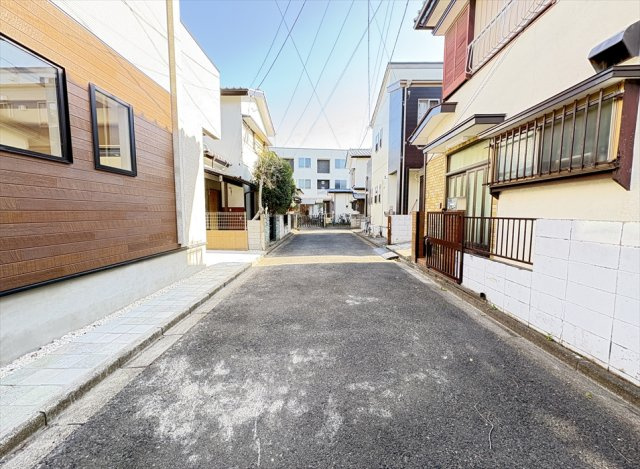 【前面道路含む現地写真】 | 志木市上宗岡3丁目　新築一戸建住宅　全1棟　(志木本店) | 前面道路(私道)の様子