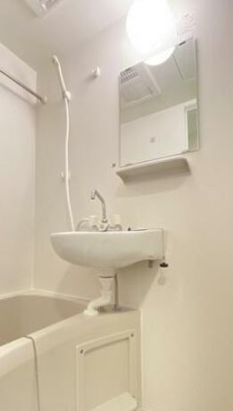 バーミープレイス東伏見の洗面所