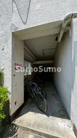 102大稲マンションのエントランス
