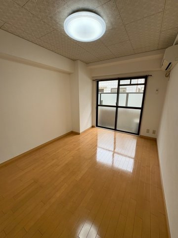 リヴァージュ須磨の寝室|落ち着いて過ごせるお部屋なので、寝室にいかがでしょうか