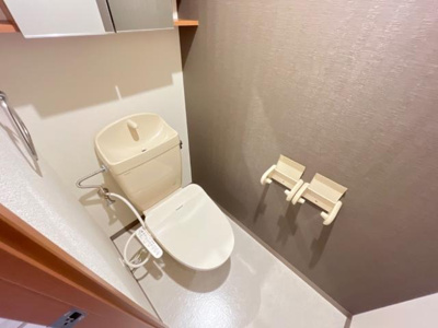 【トイレ】 | フォルティア | 温水洗浄機能付き暖房便座（イメージ）