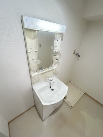 川元ビルの洗面所
