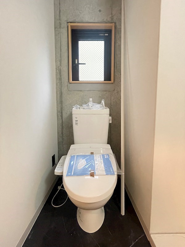 FlowerGarden KOBEのトイレ