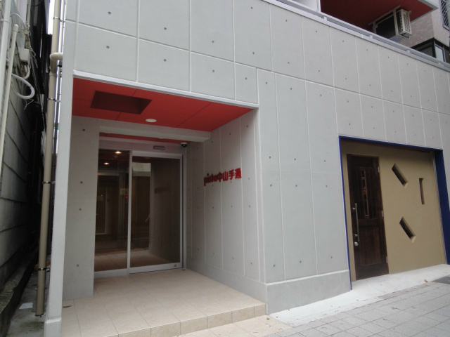 pista中山手通の外観