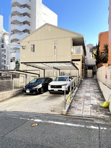 D-room桜坂の駐車場