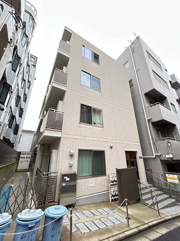 渋谷区円山町の賃貸マンションの外観