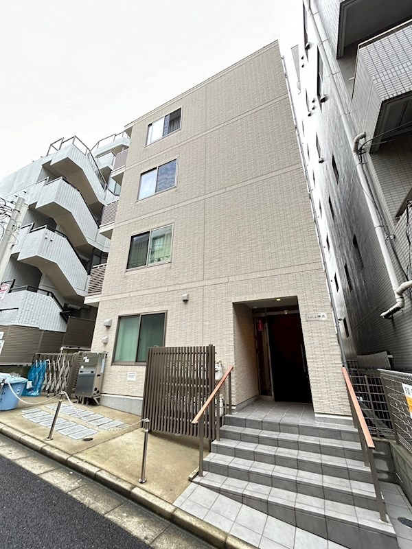 渋谷区円山町の賃貸マンションの外観