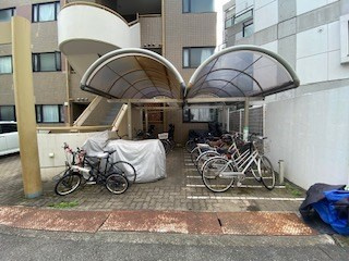 レジデンス本山のエントランス