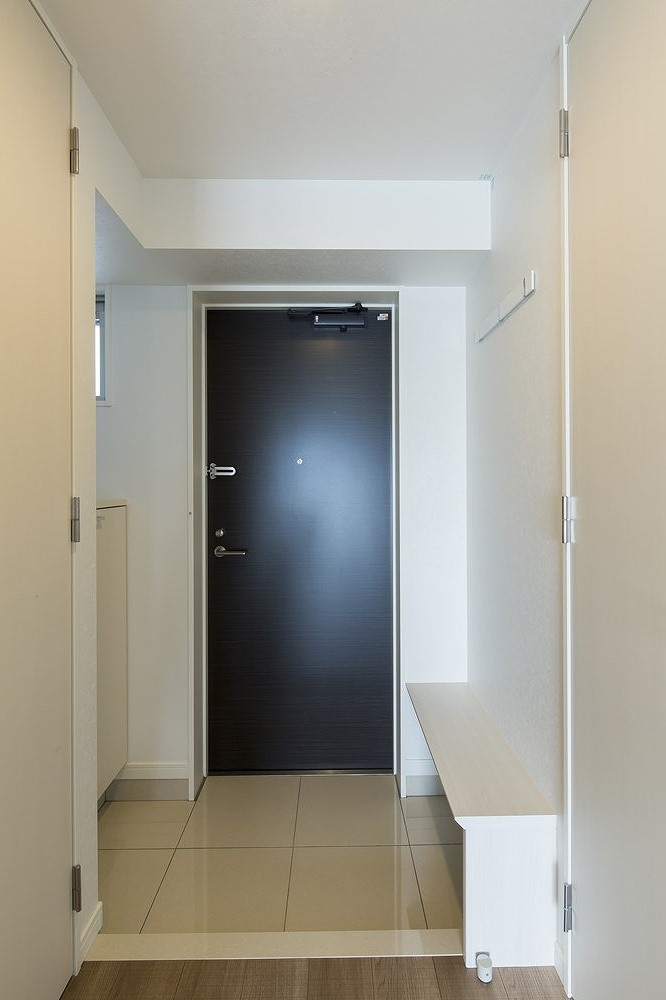 エンクレスト空港通りの玄関|落ち着いた玄関です