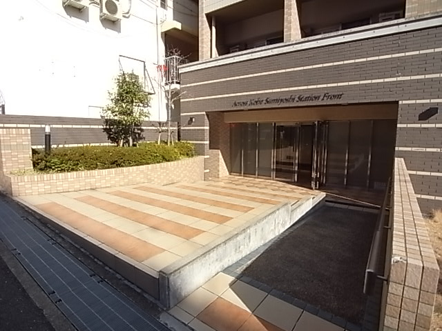 アクロス神戸住吉ステーションフロントのエントランス