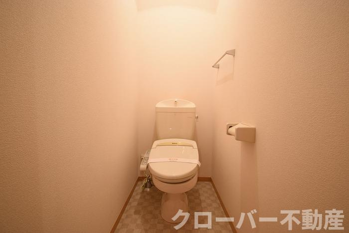セジュール三条 C棟のトイレ|温水洗浄暖房便座