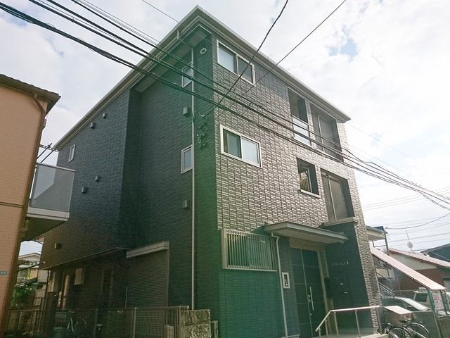 ベレオ.Cの外観|3階建てです☆