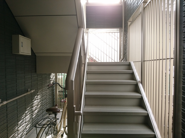 ベレオ.Cのロビー|階段です☆