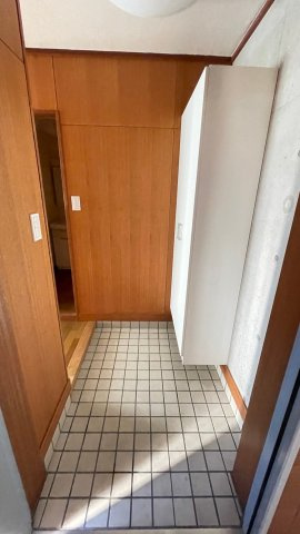 五本木アパートメンツの玄関