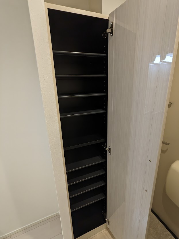 ハーモニーテラス鶴田Ⅱの玄関|102号室シューズボックス