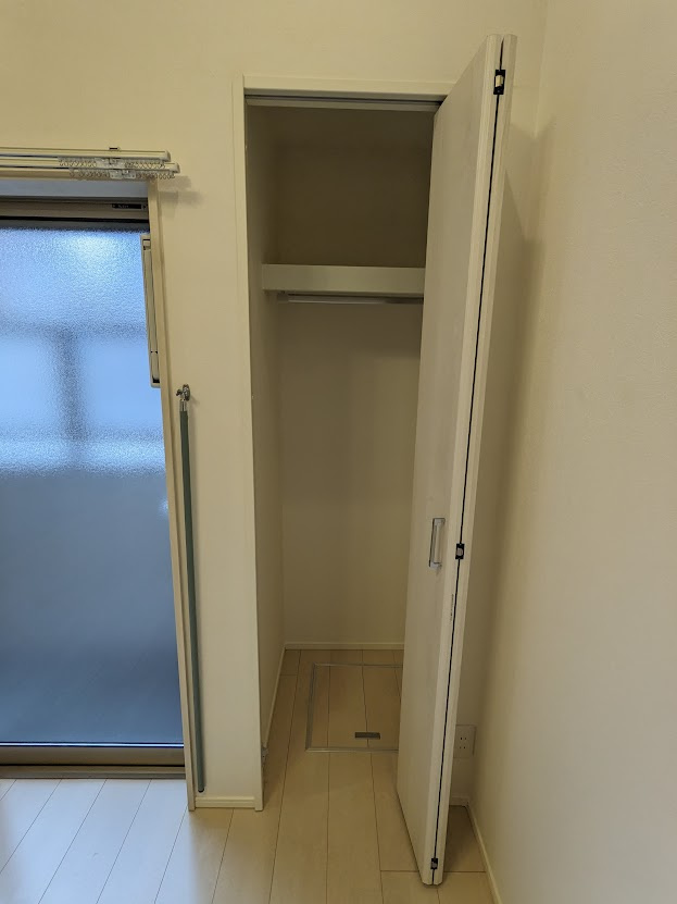 ハーモニーテラス鶴田Ⅱの収納|102号室クローゼット