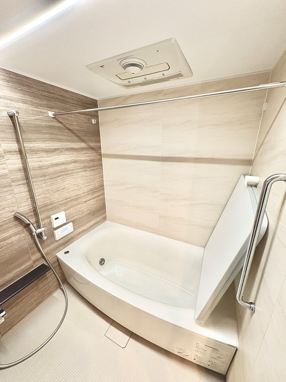 プレサンスグラン川名の浴室