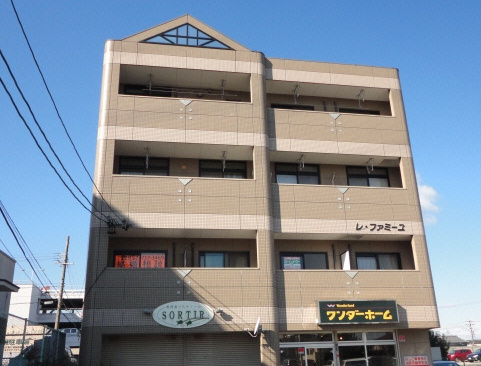 レ・ファミーユの外観