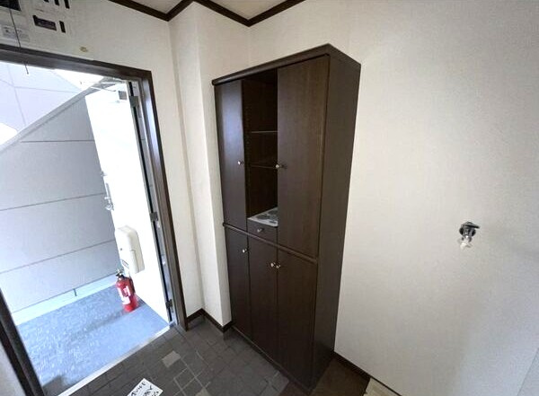 レ・ファミーユの玄関