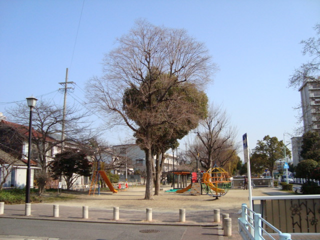 プレジデント・川中のその他共用部分|公園まで800ｍ