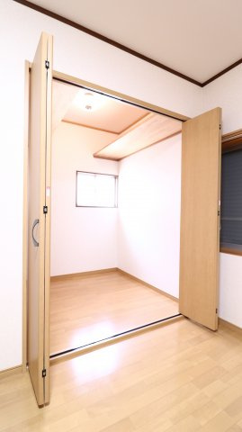 西舞子2丁目貸家の収納