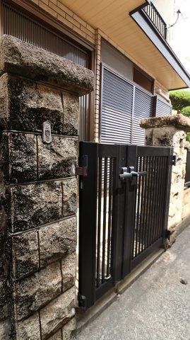 西舞子2丁目貸家のエントランス