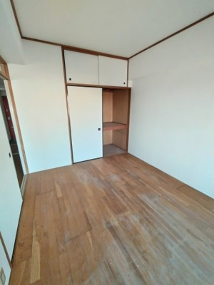 【収納】 | ラ・フェスタ小山 | バルコニー側洋室