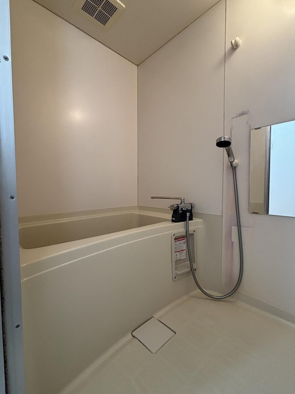 ハウスドエピの浴室