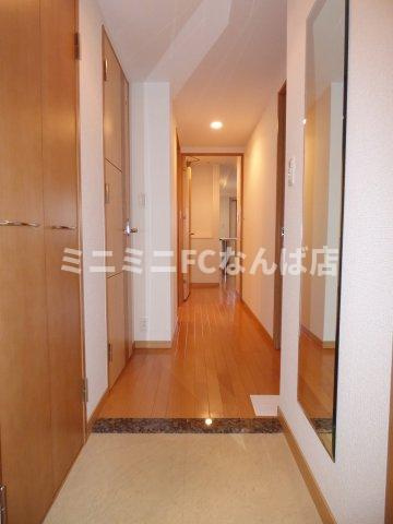 プレサンス本町リアルシティの玄関