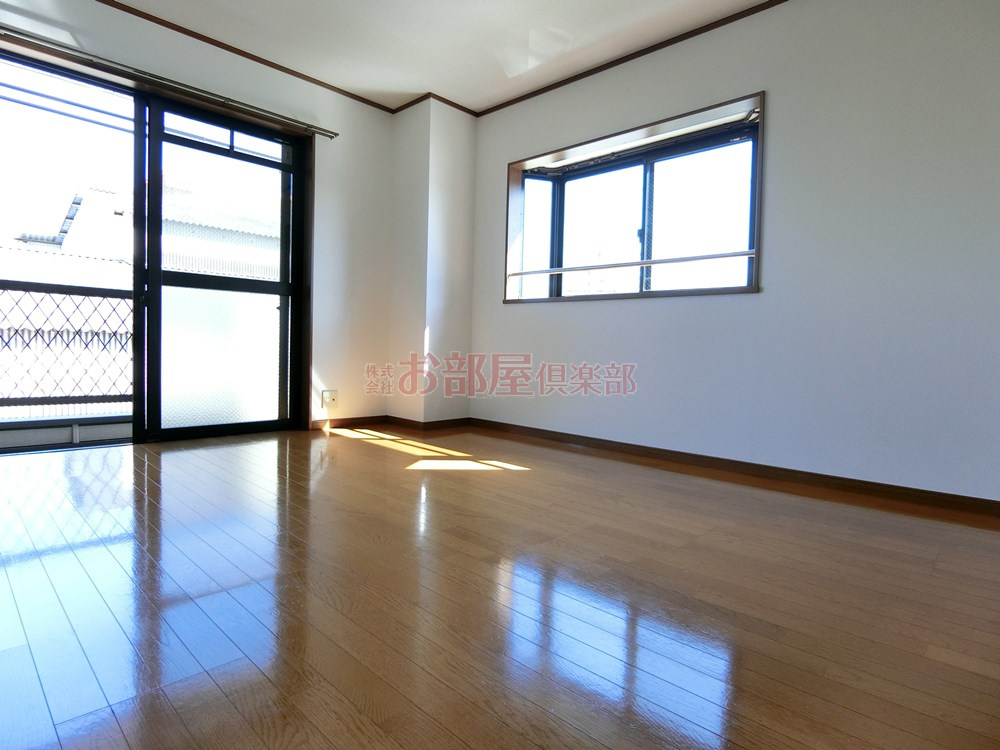 ベルセゾンの洋室|あかるい洋室です