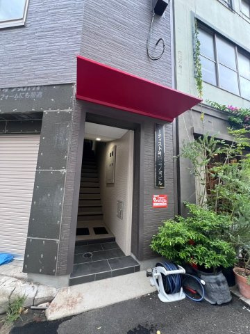 アーティスト神戸三ノ宮ビルのエントランス